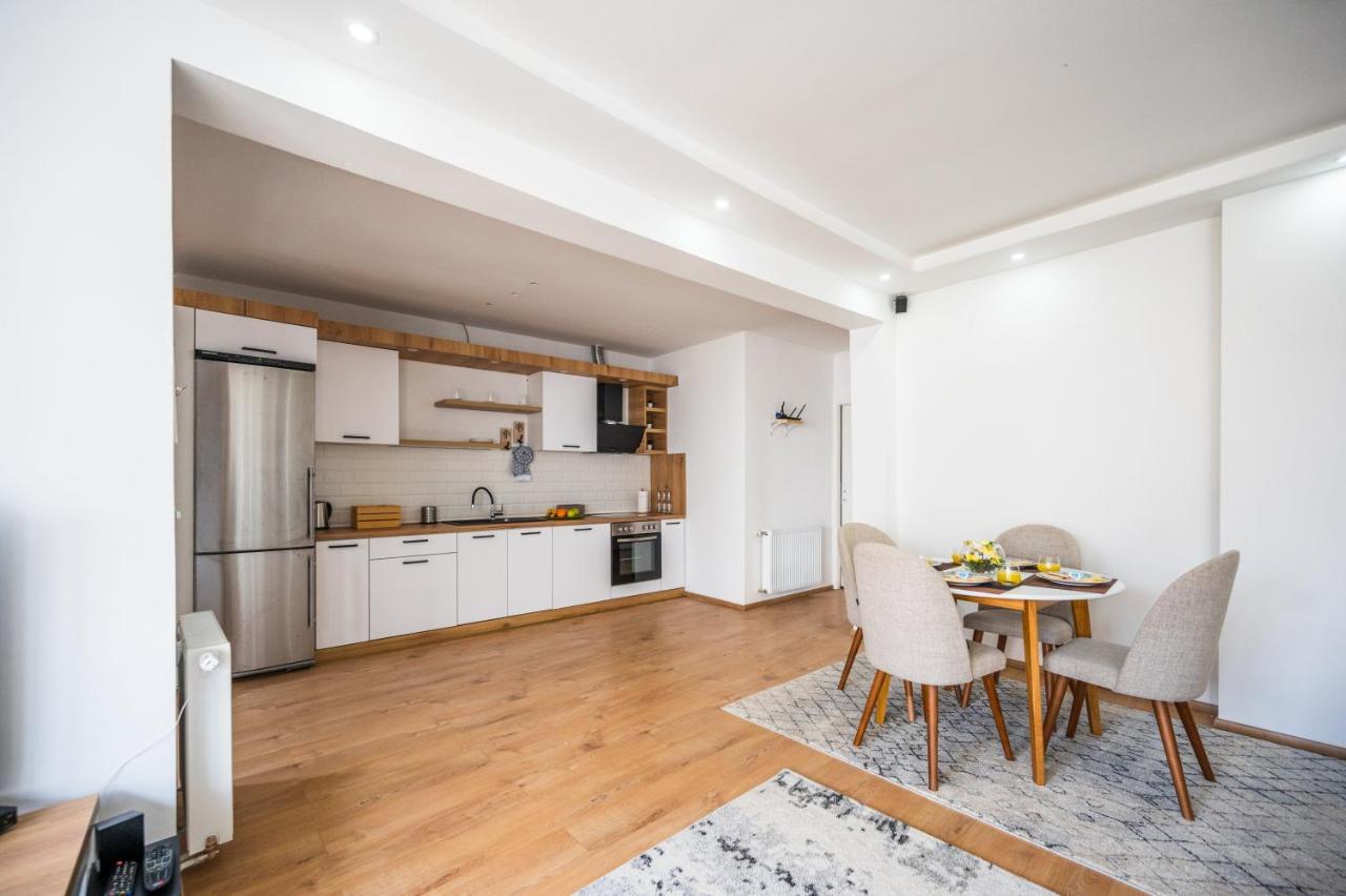 Spacious And Bright 2Bdr Apartment In The Old Town Sarajewo Zewnętrze zdjęcie